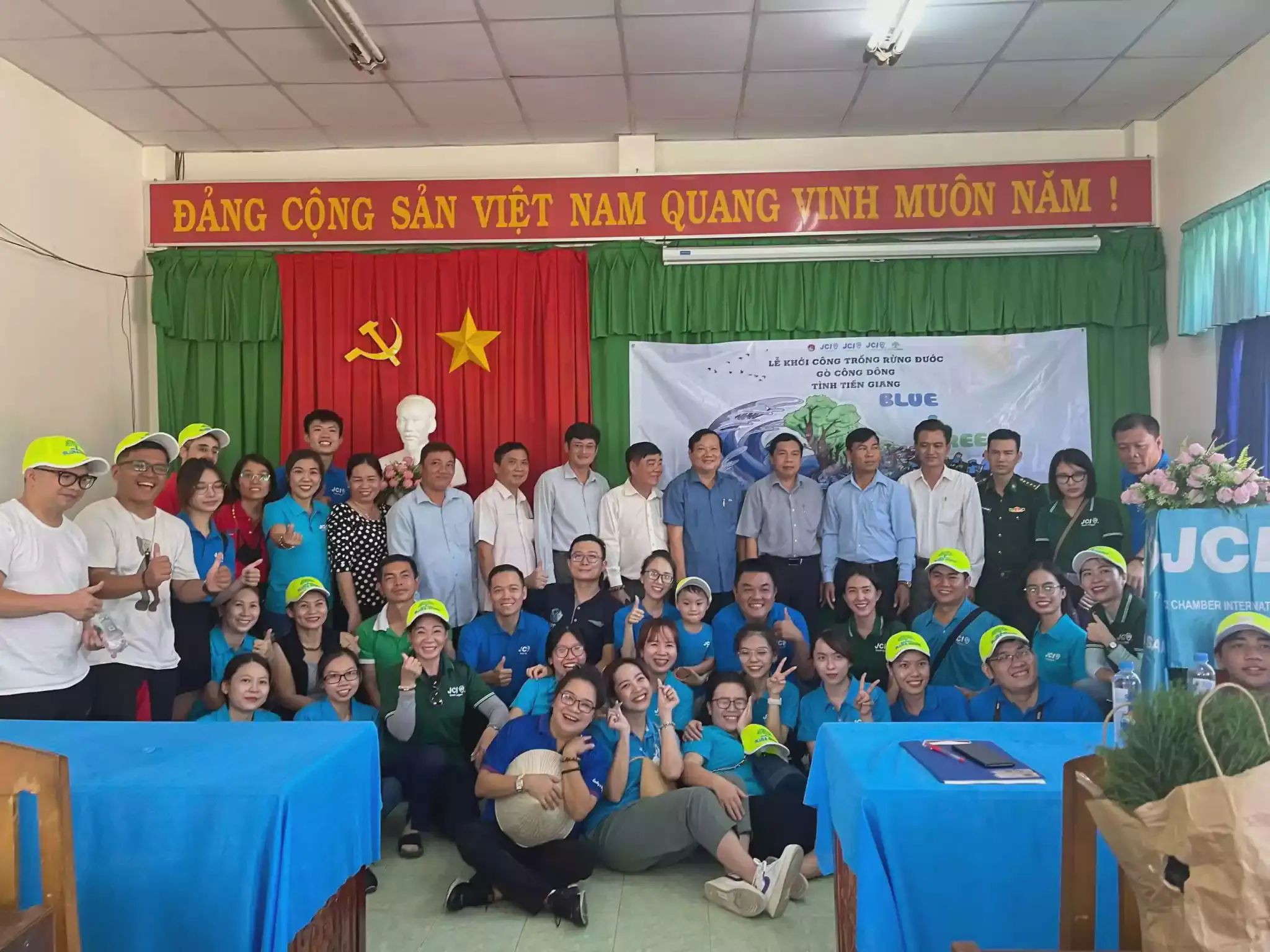 /images/post/asie/asie-sud-est/01-vietnam/07-blue-green-project/meeting/blue_green_project_08.webp