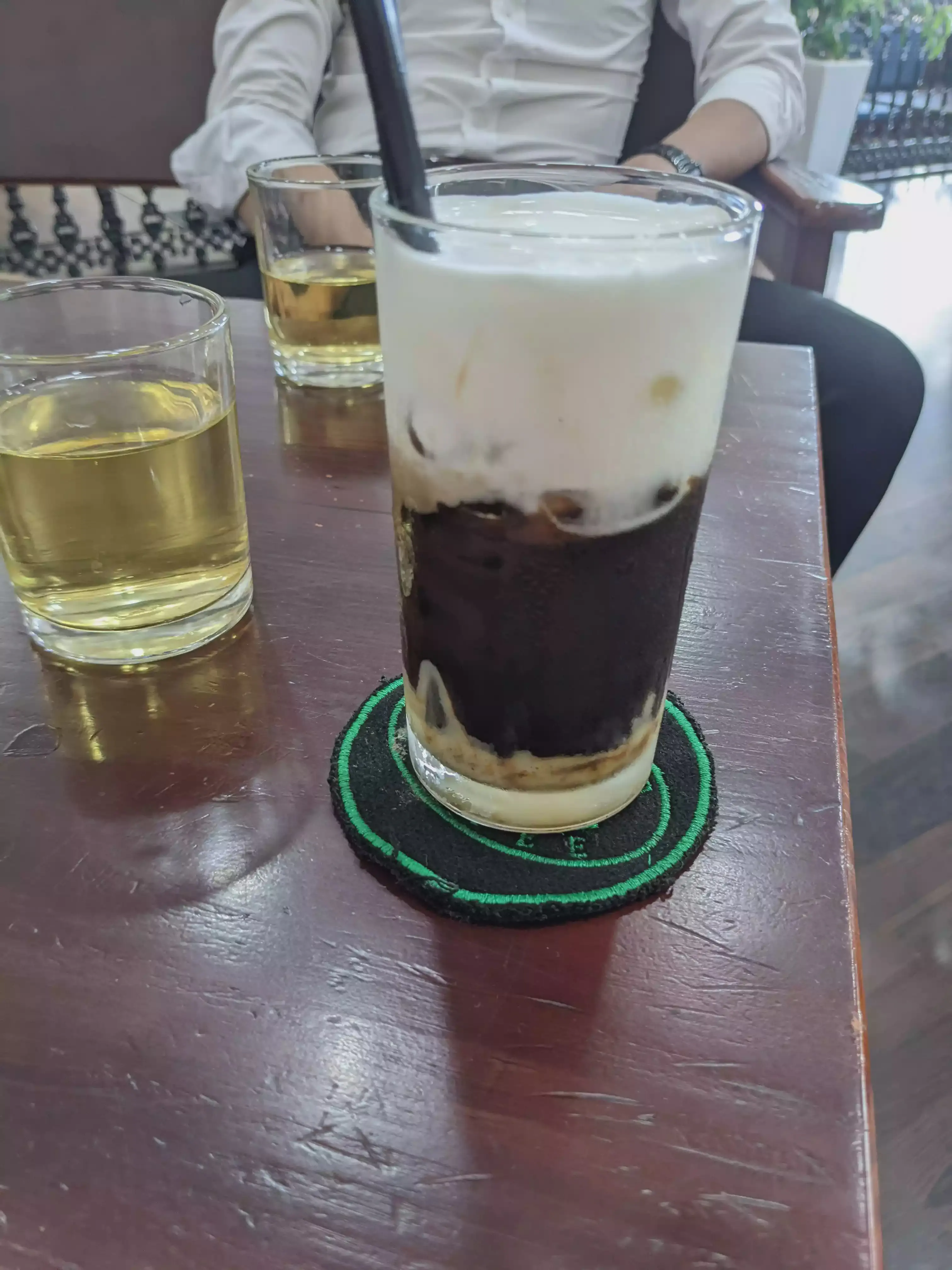 /images/post/asie/asie-sud-est/01-vietnam/06-hue-2/salted-drinks/hue_43.webp