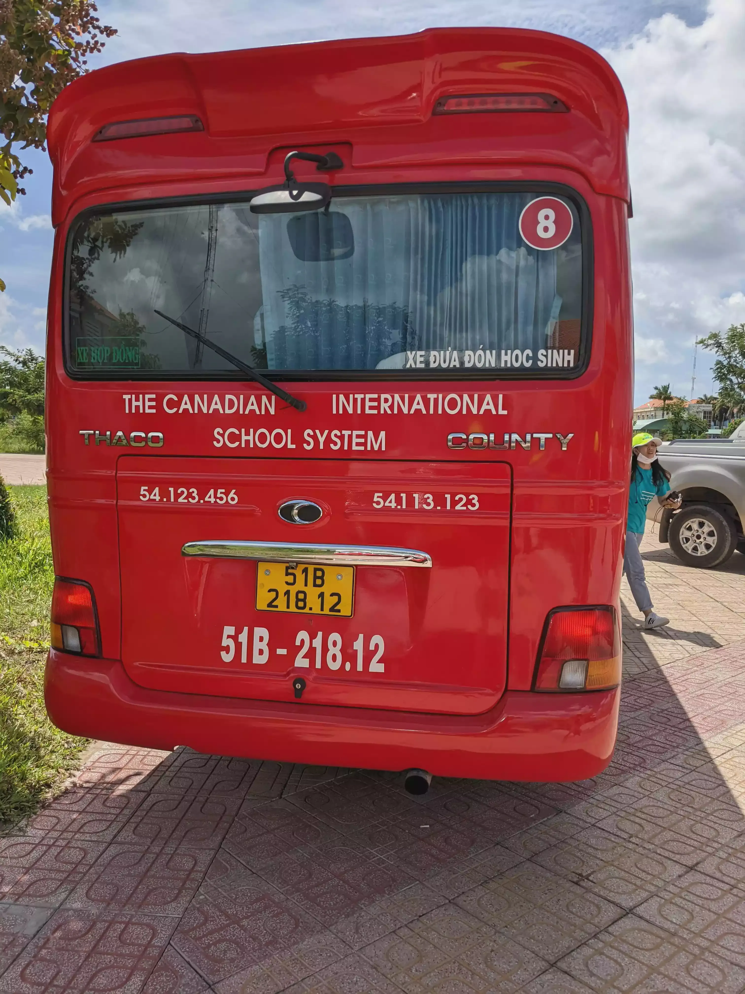 /images/post/asie/asie-sud-est/01-vietnam/07-blue-green-project/bus-bottle/blue_green_project_04.webp