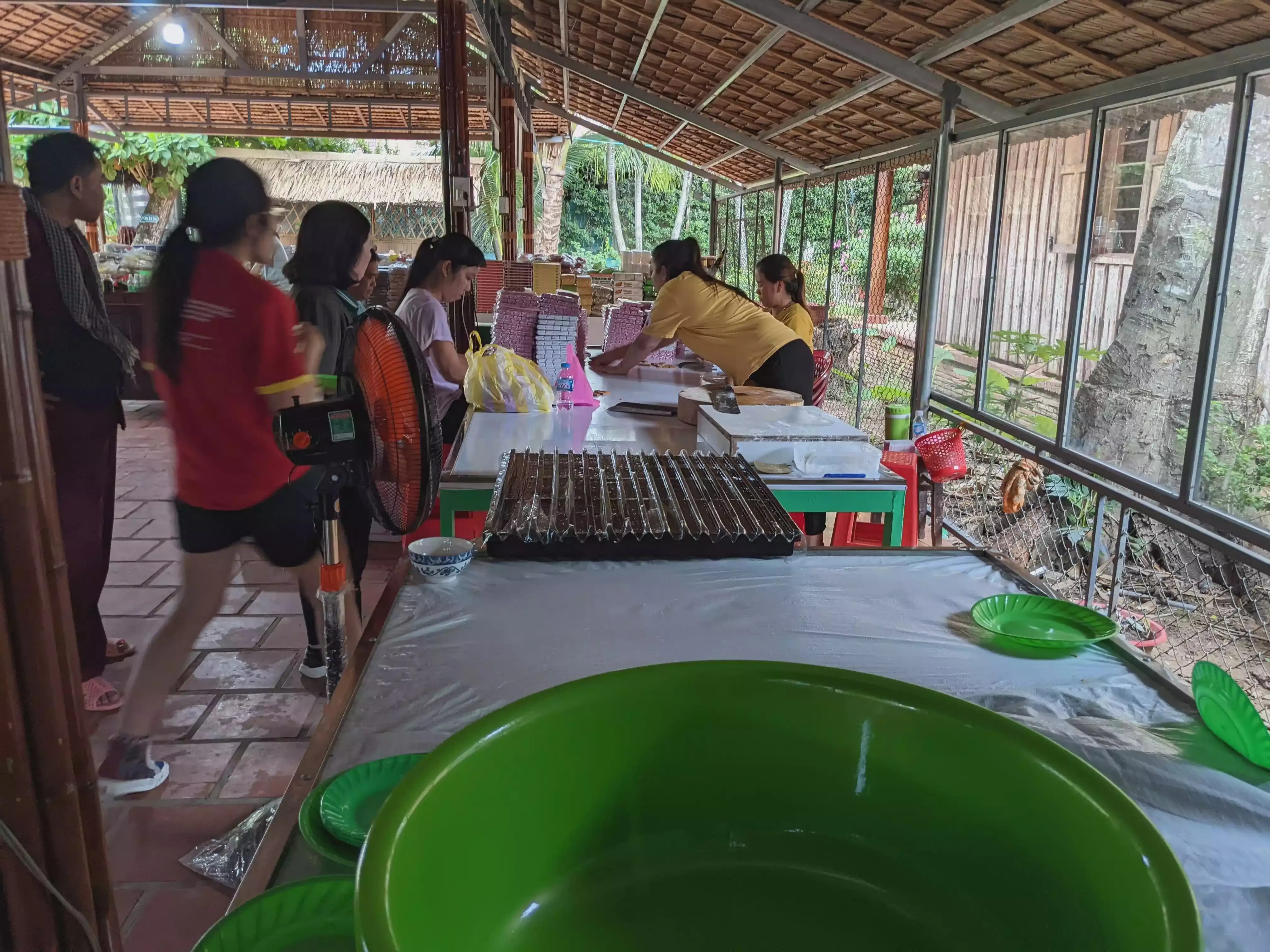 /images/post/asie/asie-sud-est/01-vietnam/08-ben-tre/coconut-candy/ben_tre_11.webp